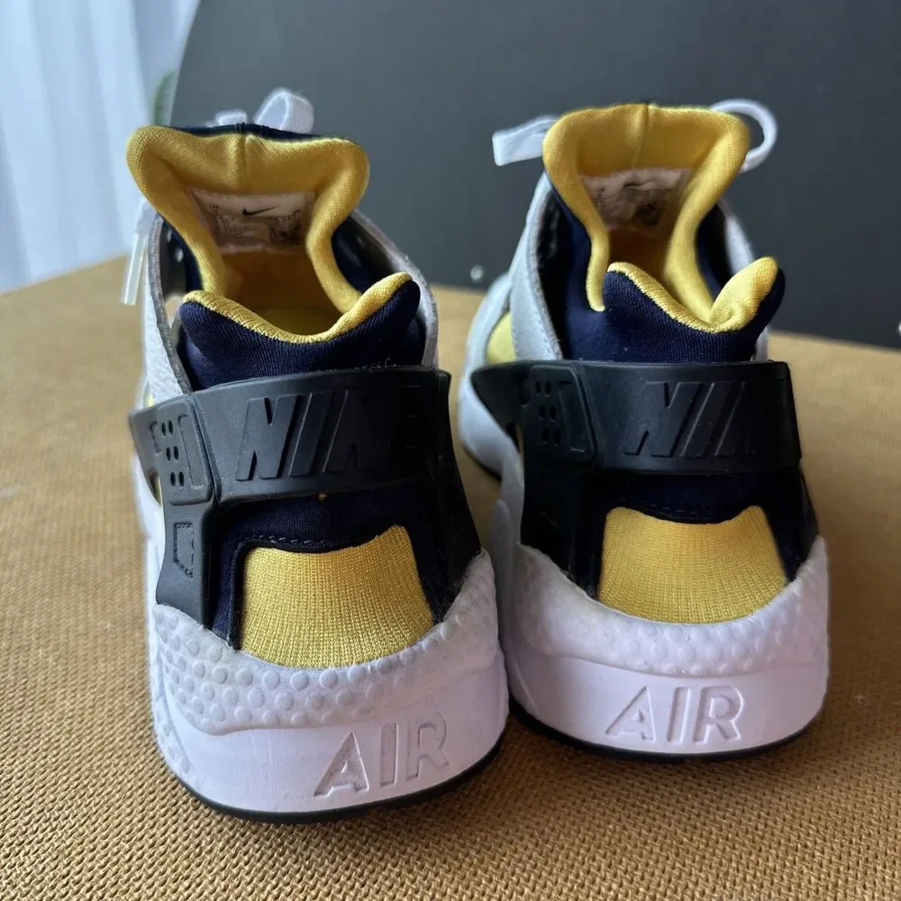 Size 9 - Nike Air Huarache Michigan